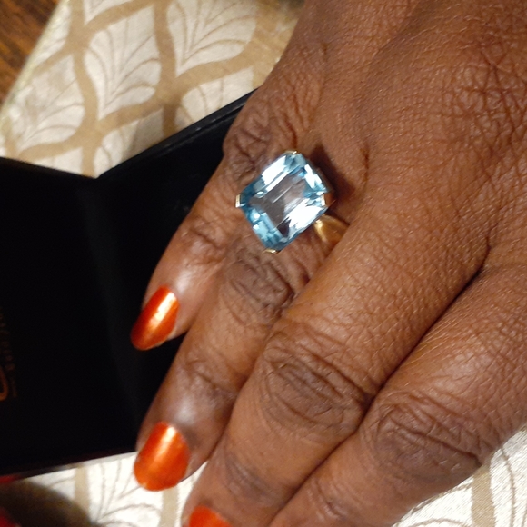 10K YELLOW GOLD BLUE TOPAZ RING NWT EMERALD STONE - Picture 2 of 7